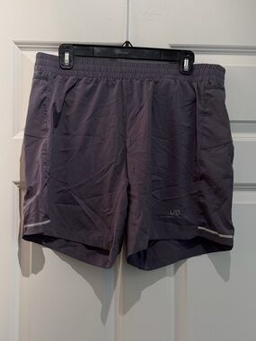 ULTIMATE DIRECTION men’s Stratus Short 7" Lined SAMPLE